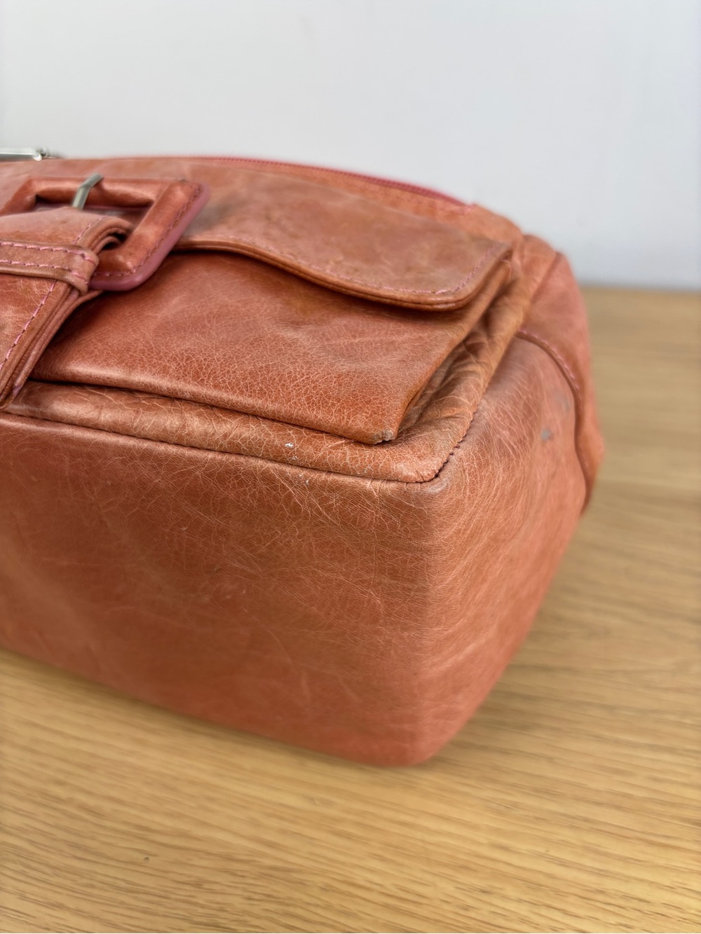Vintage RARE Coral Pink HOBO Brand High Quality Leather Mini Zip Bag - Picture 14 of 15